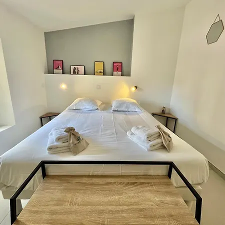 Greyson 3 From Palais By Welcome To *